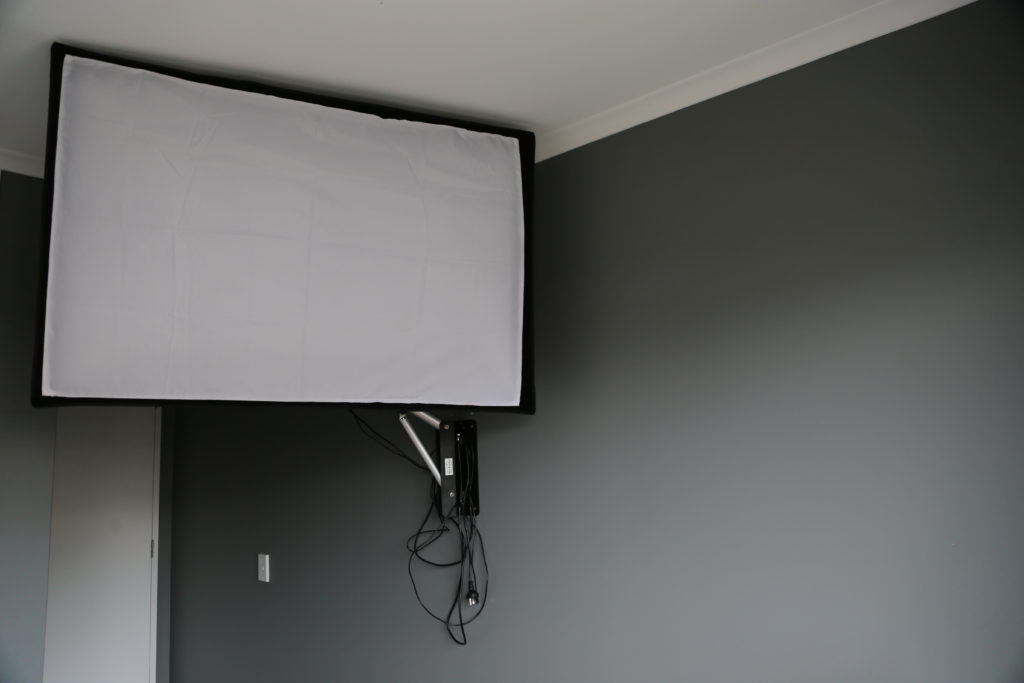 Interfit INT309 Wall Mounted Boom Arm - large range of motion.